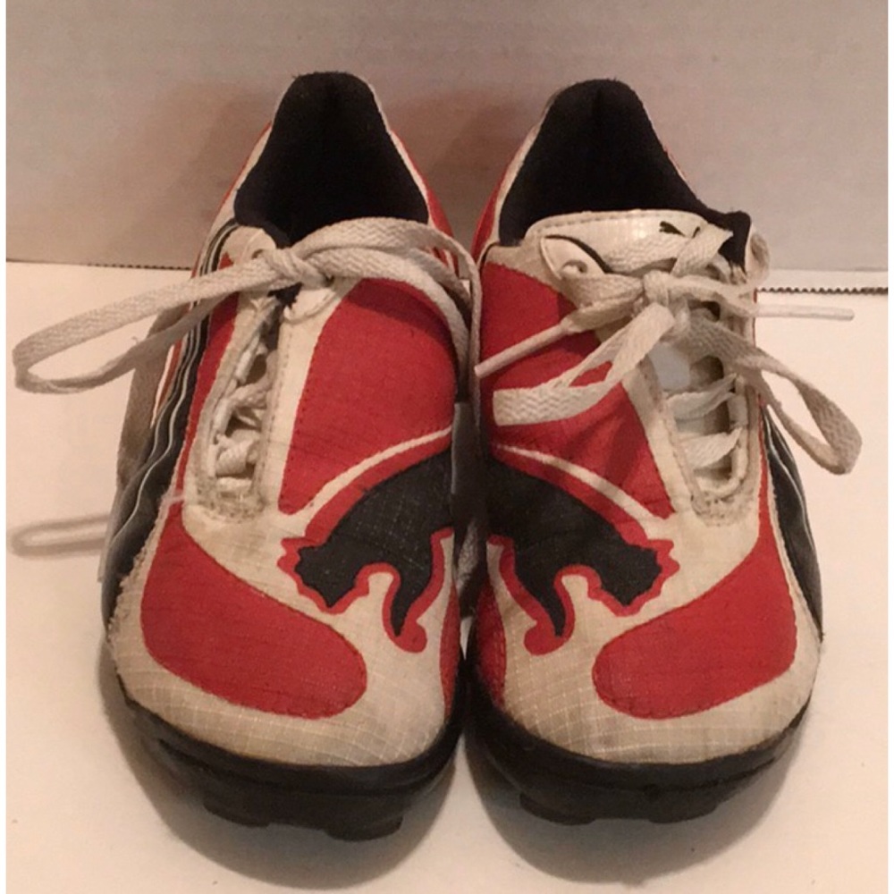 ✅✅Kids PUMA ✅✅SOCCER SNEAKER CLEATS SIDE LACES Red BLACK size 11